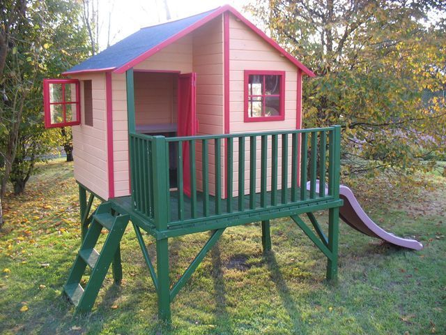 Cabane pour enfants sur parc des logis de penlan proche de  Proximit de Quimperl bretagne sud